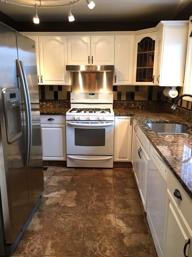 Kitchen - 4940 Cedar St Unit Apt #2B