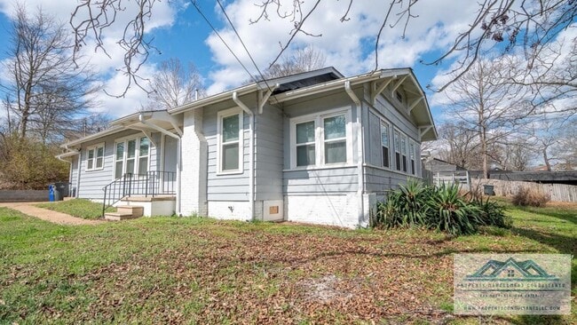 Photo - 901 Hermitage Dr