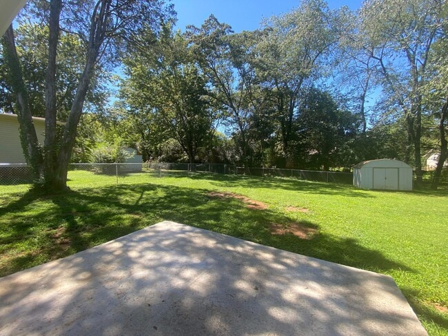 Photo - 3607 Oakdale Cir NW