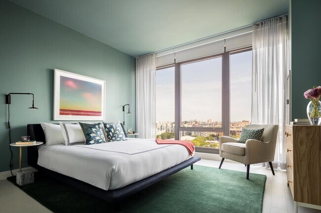 Photo - 1135 W Van Buren St