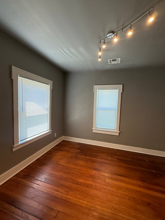 Photo - 2907 W Cameron St