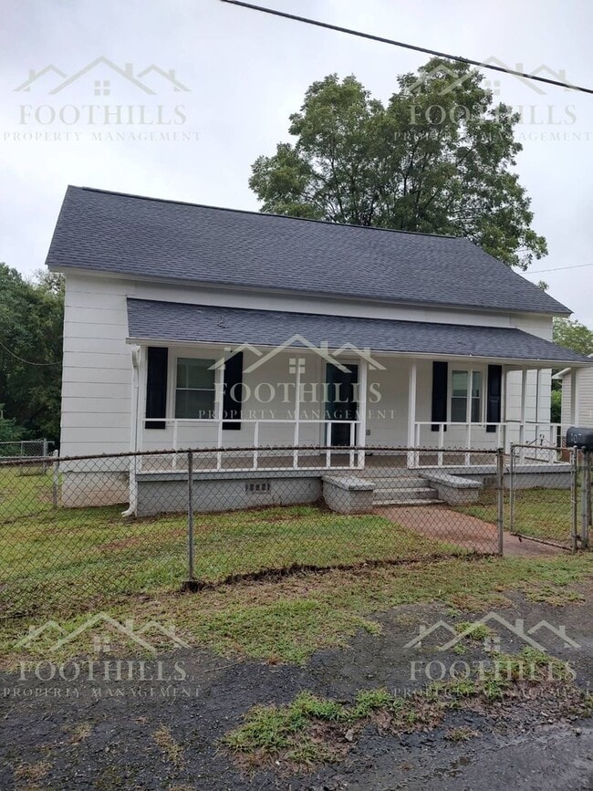 Building Photo - 107 Bailey St Rental