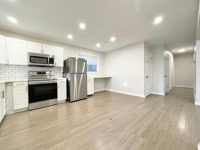 Photo - 256 Glennie Ave