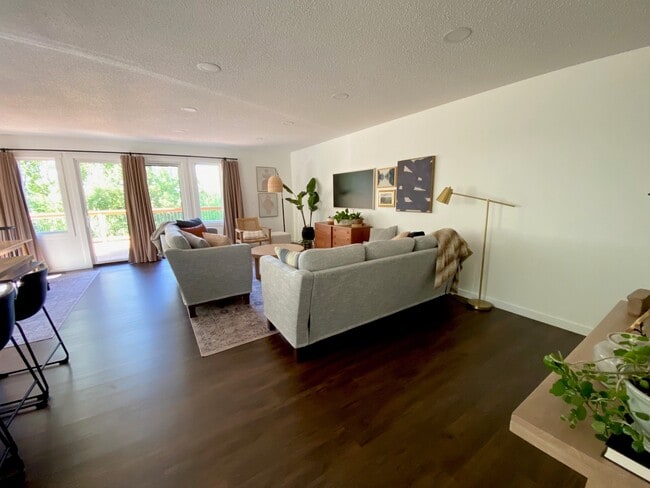 Photo - 149 Riverview Dr