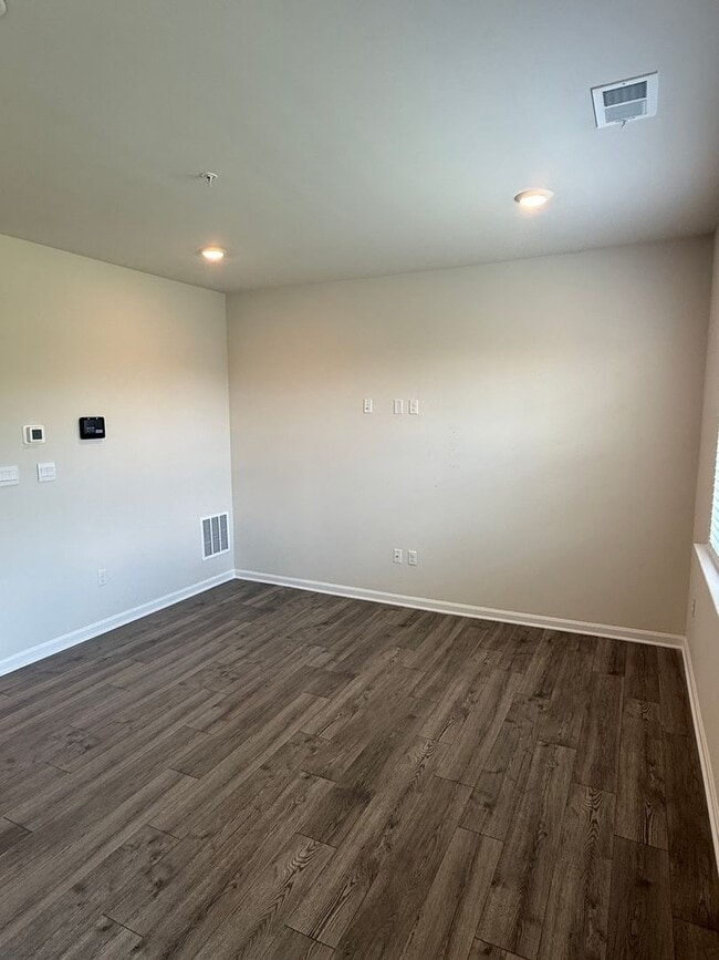 Photo - Beautiful 4BR Home with Garage & Modern Kitchen in Greenway Farms