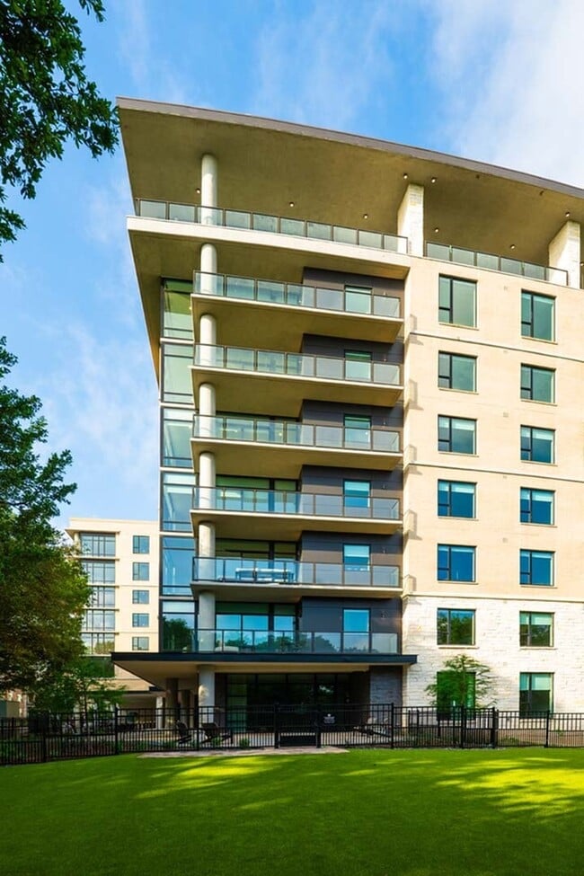 Encore Lakeside Balconies