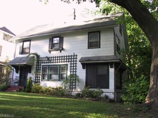 373 Claremont Ave Unidad 1