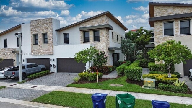 Building Photo - 7903 NW 105th Ave Rental