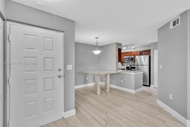 Building Photo - 2851 N Oakland Forest Dr Unit 111