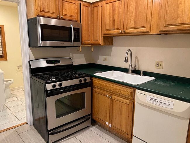 Photo - 3815 S Parnell Ave Unidad 1F