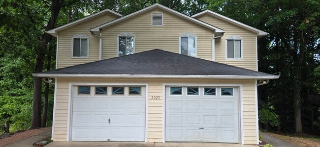 Photo - 2025A Stoneycreek Dr