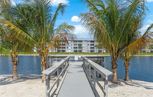 Photo - 16635 Lake Cir Dr Unidad 613