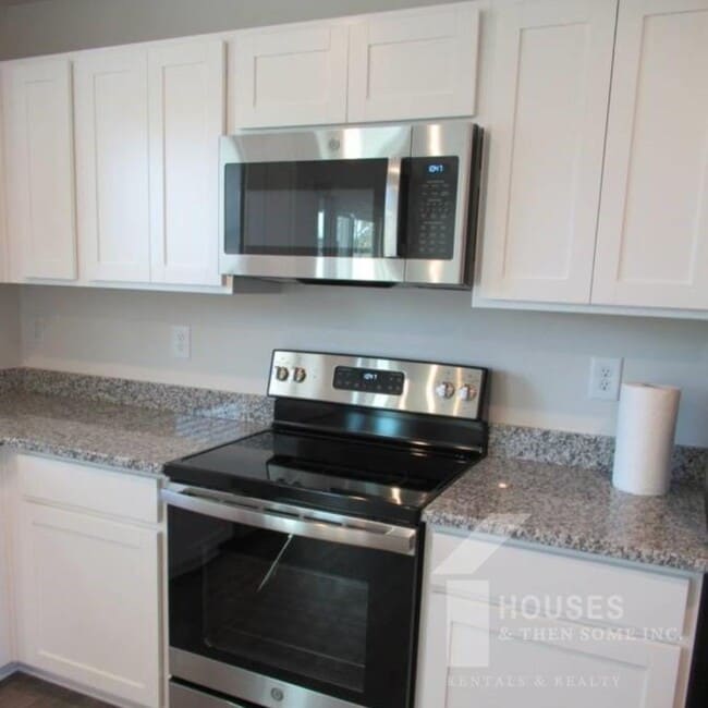 Photo - 14 Pine Thicket Dr