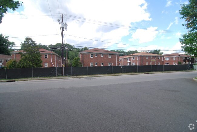 Photo - Avon Gardens Apartments