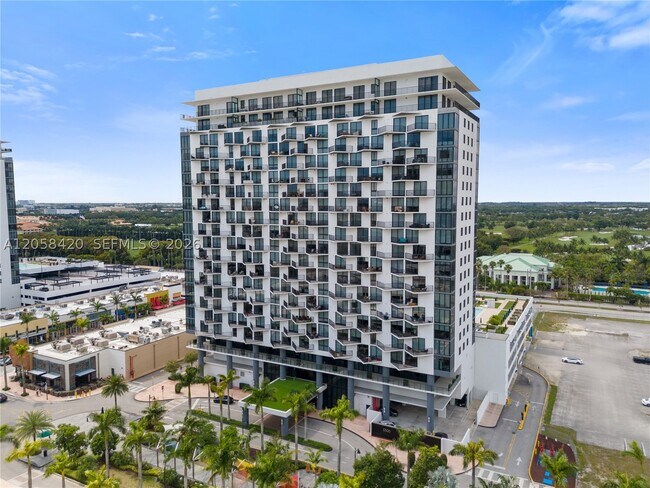 Building Photo - 5300 NW 85th Ave Unit 502
