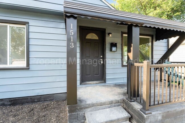 Photo - 1513 E Meyers Ave