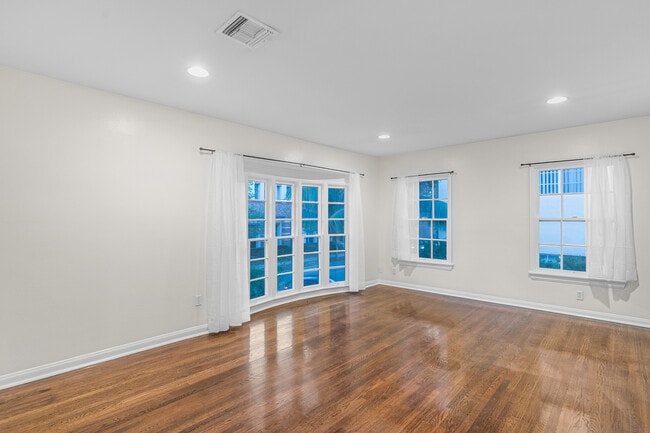 Photo - 222 S Rexford Dr Apartments Unit A