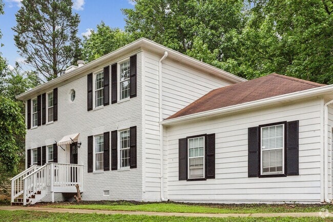 Building Photo - 3 bed 3 bath in Jonesboro! Rental