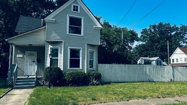 Building Photo - 3 Bedroom Home