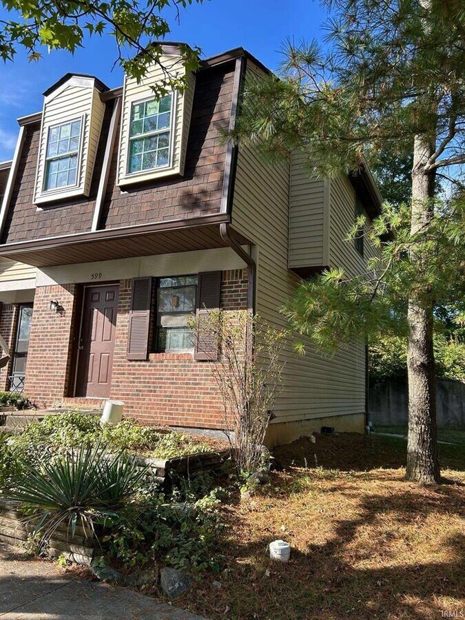 Photo - 599 E Graham Pl