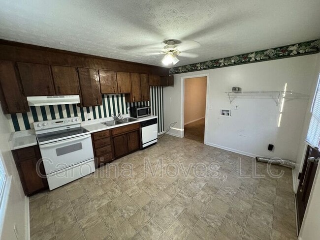 Photo - 115 Wardview Ave Unit A