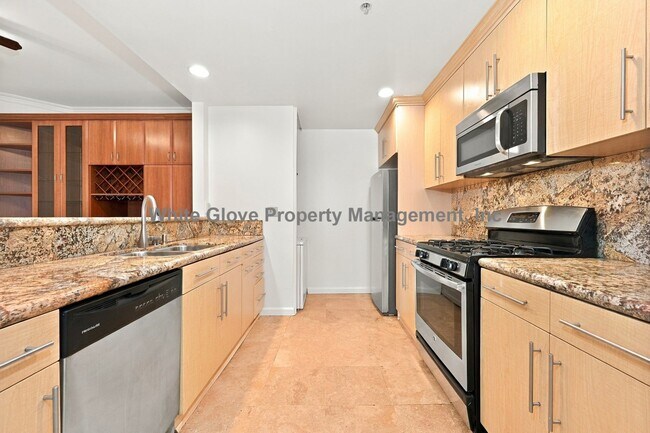 3947 Carpenter Ave