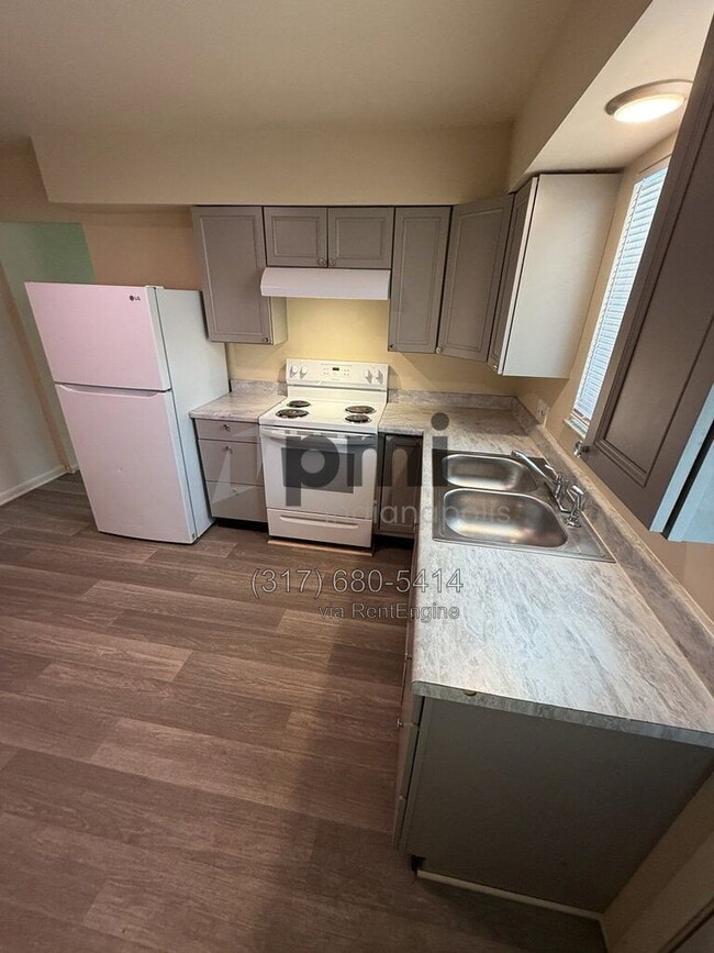 Photo - 228 S Green St
