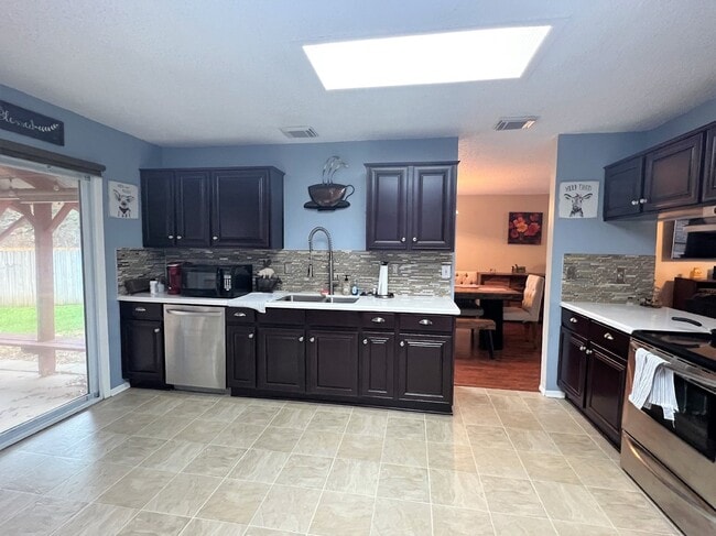 Photo - 7543 Prairie Lace