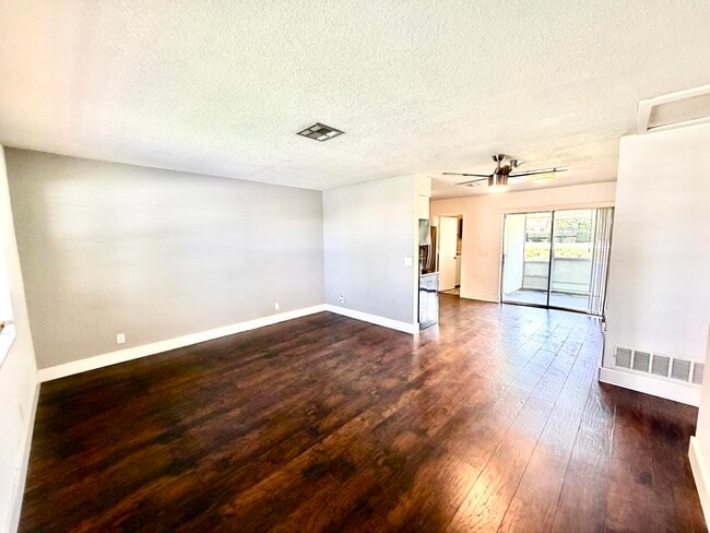 Photo - 2821 Duke Ln
