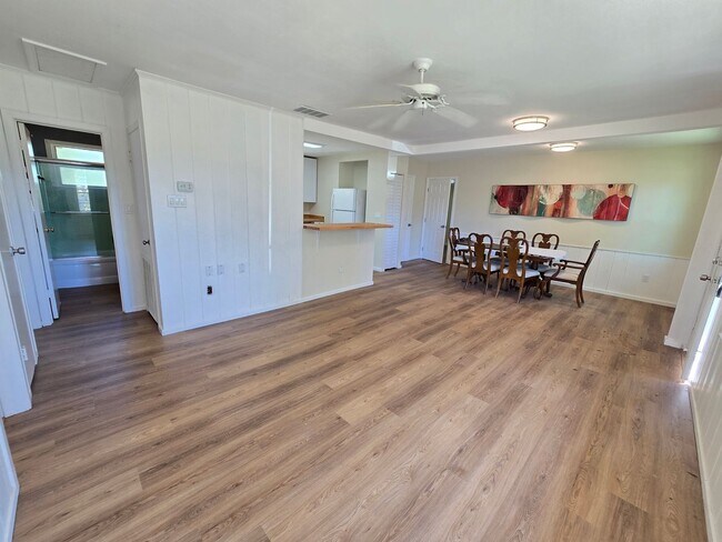 Photo - Charming 3 Bed / 2 Bath Annual Rental in S...