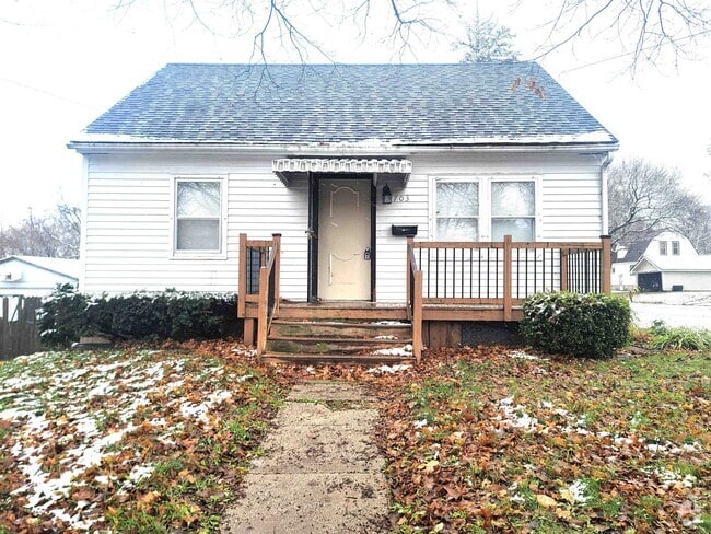Building Photo - 703 Albert Ave Rental