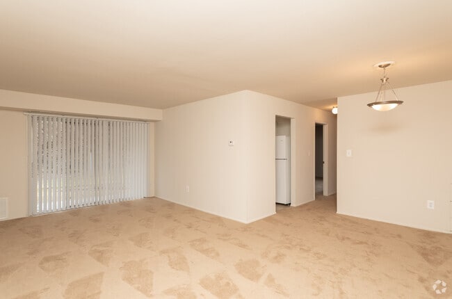 2HAB, 1BA - 790 ft² - Edmondson Park Apartments