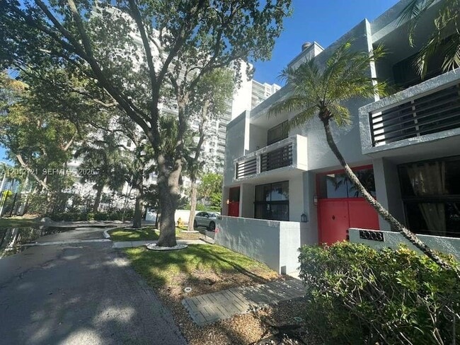 Building Photo - 3003 NE 183rd Ln