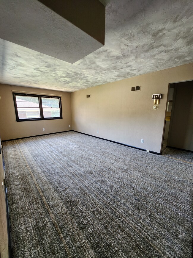 Photo - 2116 W Kettelle St