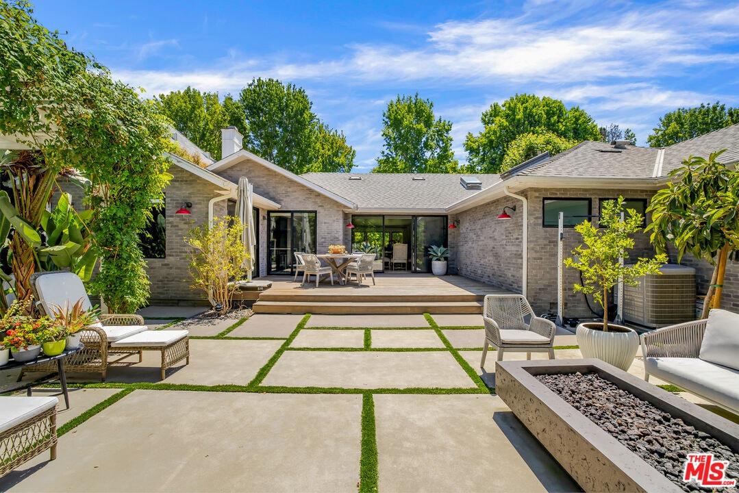 Photo - 521 Loring Ave