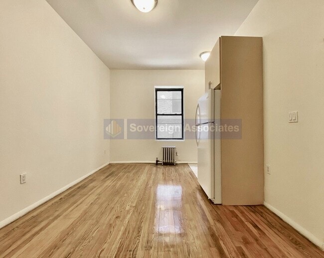 Building Photo - 12 Pinehurst Ave Unit 1C