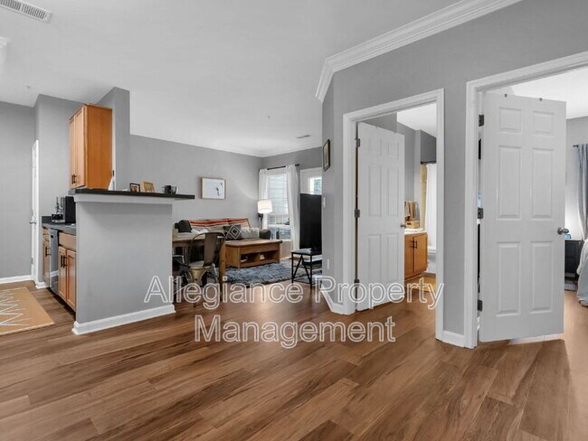 Photo - 4852 Eisenhower Ave