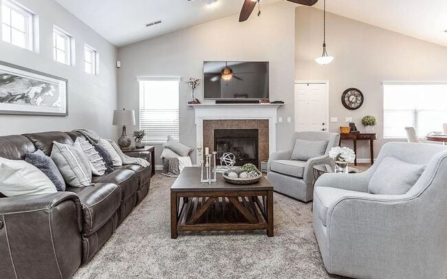 Photo - Grand Reserve At New Albany Crossing Unit 5987 Waterport Dr.