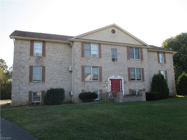Building Photo - First Floor Boardman Condo with Garage, Appliances! Unit #2