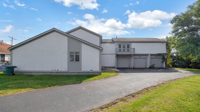 Photo - 3323-3327 Kristin Ct