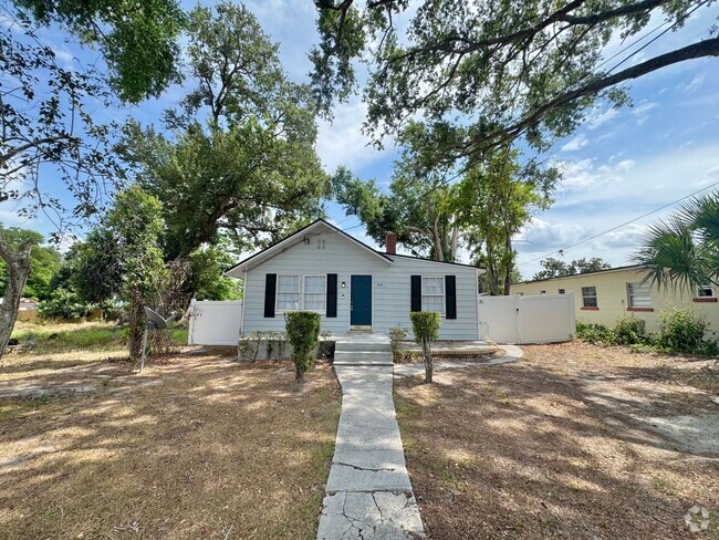 Building Photo - Lake Silver Terrace Rental