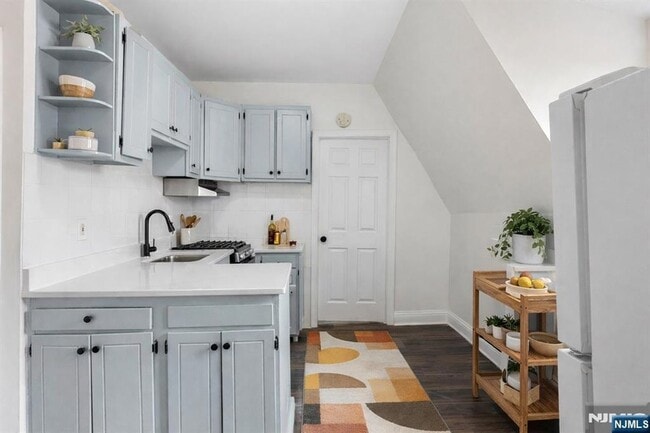 Photo - 676 Chestnut St Unit 3