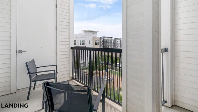 Photo - 401 W 25th St Unidad 2125