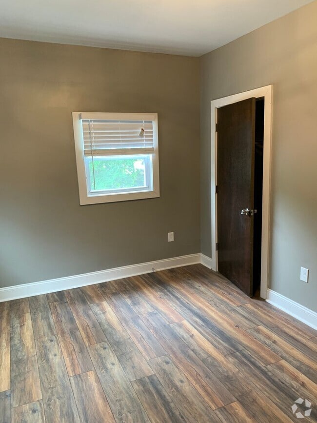 Building Photo - 544 N Sheridan Ave Unit Apt. 1