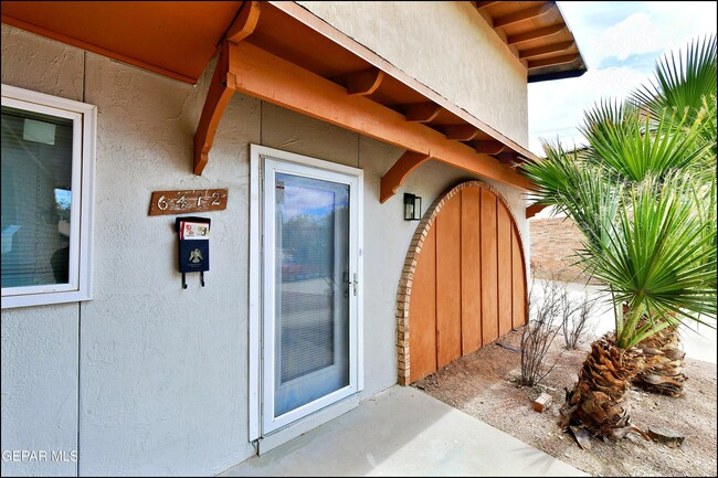 Photo - 6412 Pizarro St House