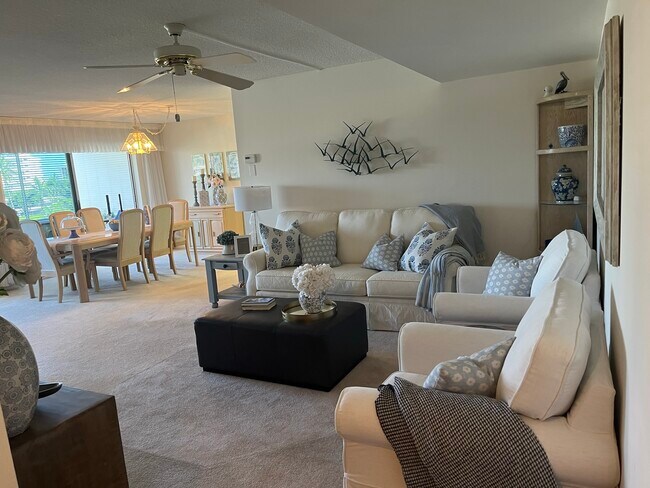 Living room - 3410 Gulf Shore Blvd N Unit 405