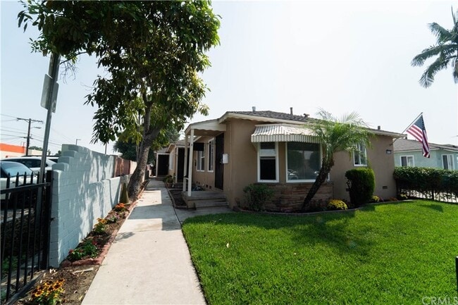 Photo - 9932 Mallison Ave Unit A