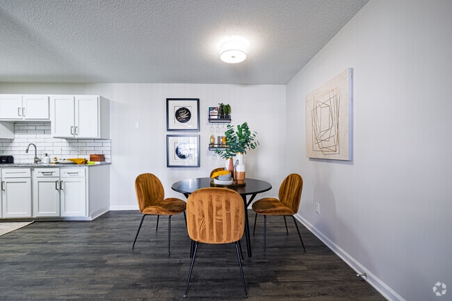 2BR, 2BA - 1,025SF - Dining Room - The Alexander Apartment Homes
