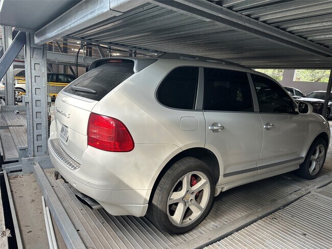 Building Photo - 2727 Houston Ave Unit 207