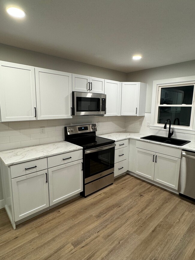 Kitchen - 227 Fairway Dr Townhome